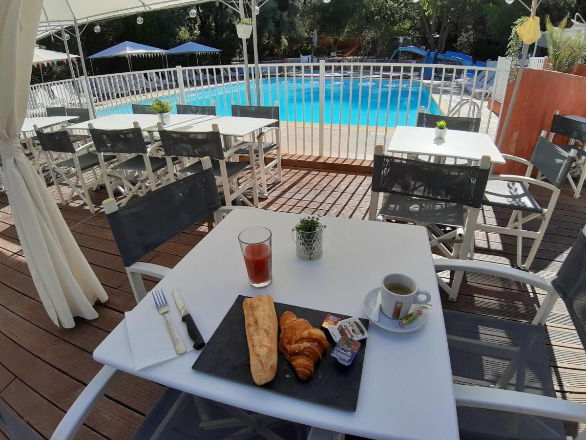 Hotel Le Beau Vezé à Carqueiranne Extérieur photo